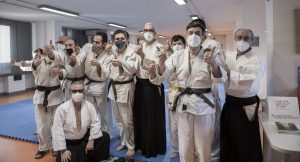 Foto di gruppo del corso di Aikido con persone diversamente abili.